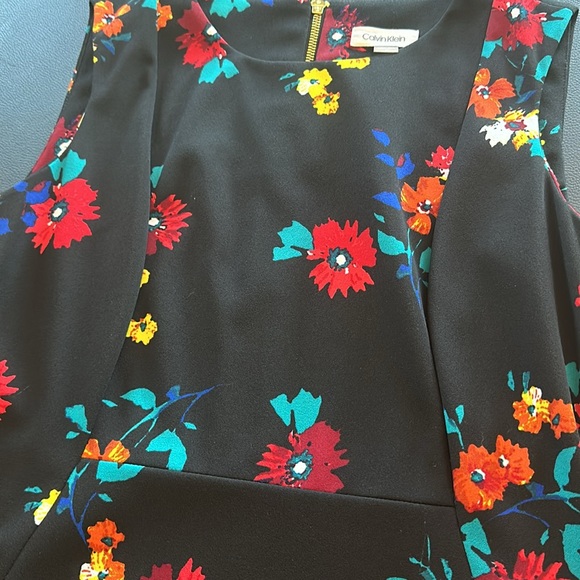 Gorgeous Calvin Klein women’s dress, sleeveless, black and multicolored flowers - Picture 4 of 5